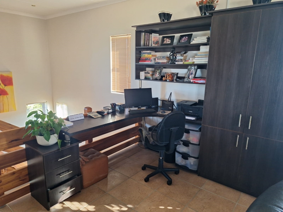 4 Bedroom Property for Sale in Wavecrest Eastern Cape